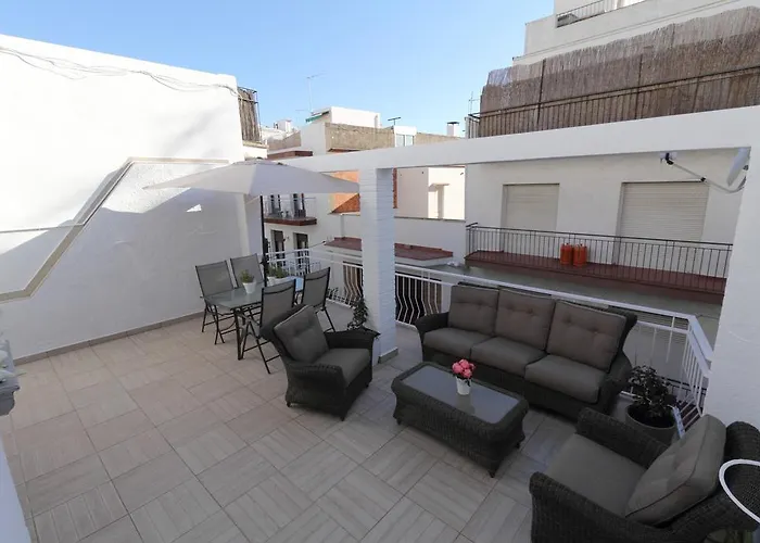 Sitges Centre Mediterranean House- 5 Bedroom, 4 Bathroom, Terrace Courtyard, Private Rooptop Pool