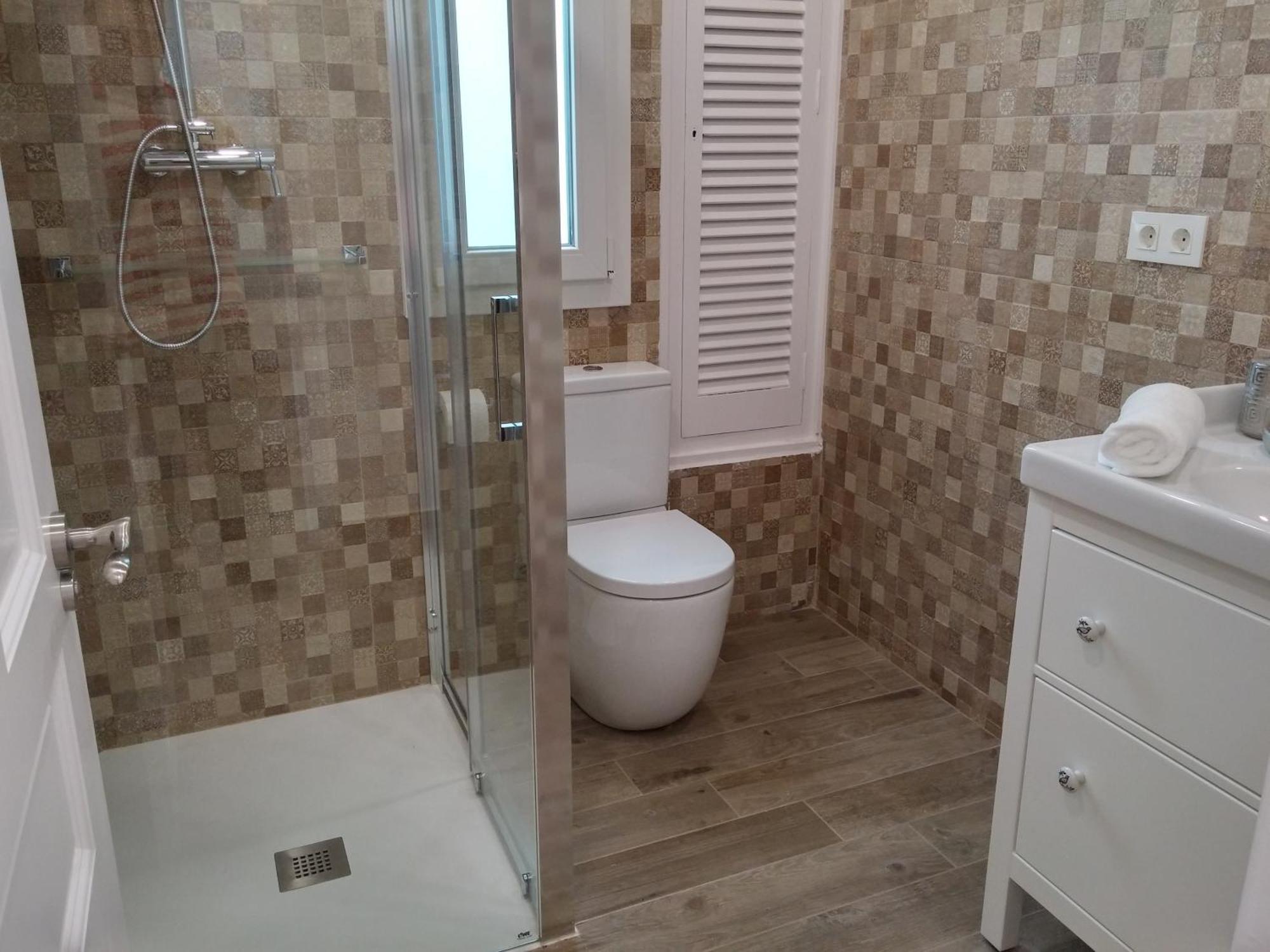 Ferienhaus Centre Mediterranean House- 5 Bedroom, 4 Bathroom, Terrace Courtyard, Private Rooptop Pool Sitges