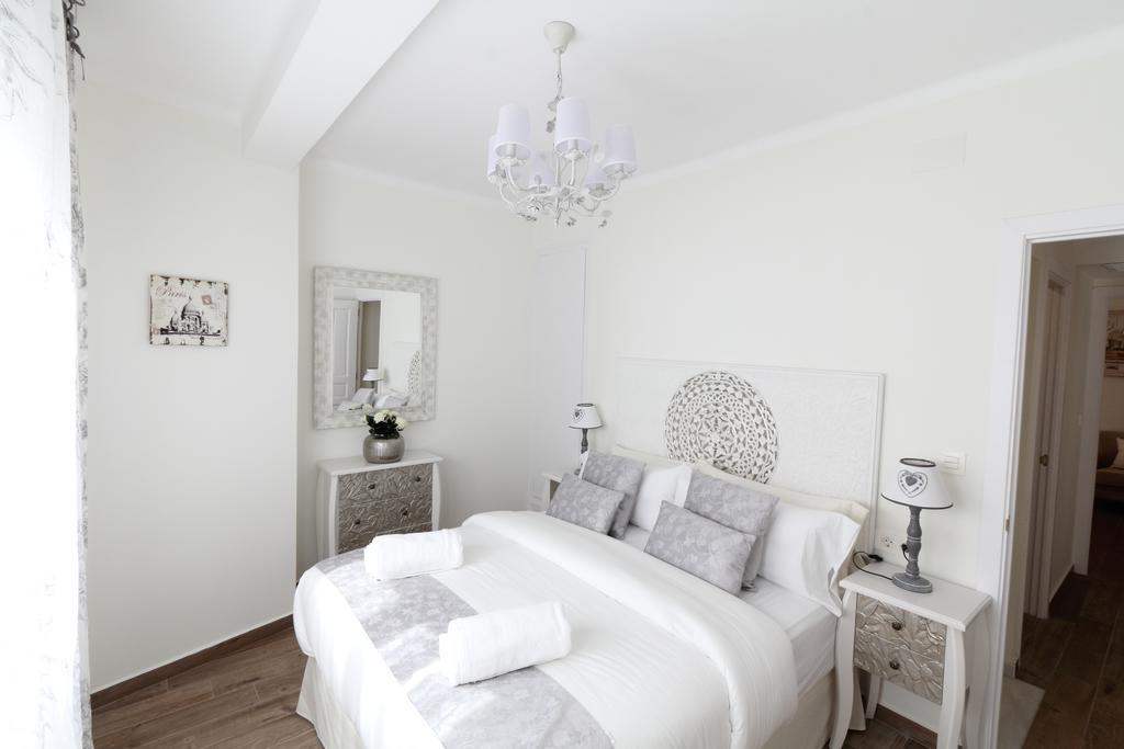 Ferienhaus Centre Mediterranean House- 5 Bedroom, 4 Bathroom, Terrace Courtyard, Private Rooptop Pool Sitges